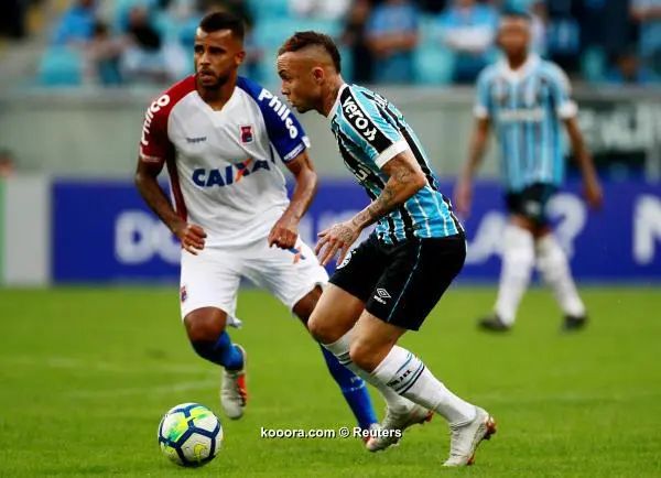 ?i=reuters%2f2018-09-15%2f2018-09-15t204704z_1463046135_rc1d7dfd5410_rtrmadp_3_soccer-brazil-gre-par_reuters