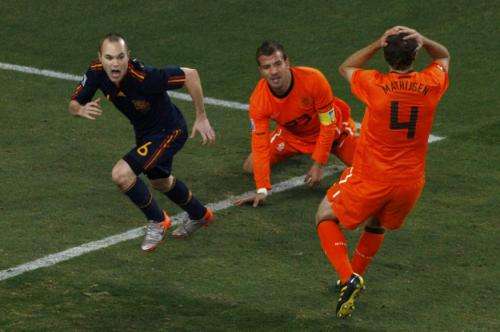 2010-07-11t205849z_01_wca470_rtridsp_3_soccer-world_reuters