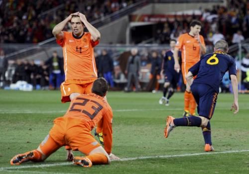 2010-07-11t210154z_01_wcp308_rtridsp_3_soccer-world_reuters