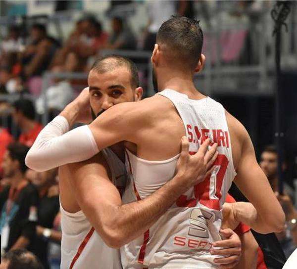 من مباراة تونس وانجولا اليوم