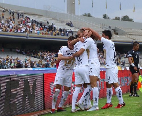 فرحة لاعبي بوماس