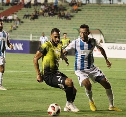 جانب من مباراة المقاولون وبيراميدز