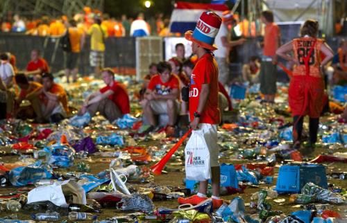2010-07-11t223125z_01_ams34_rtridsp_3_soccer-world_reuters