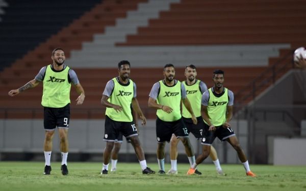 لاعبو الشباب