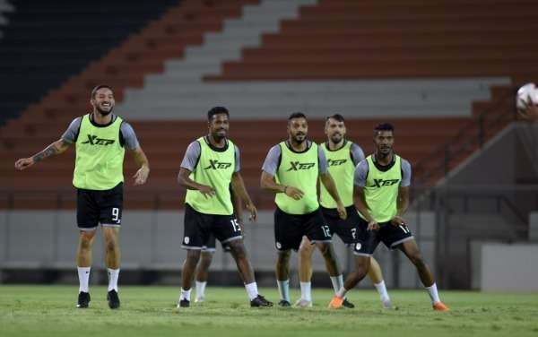 لاعبو الشباب