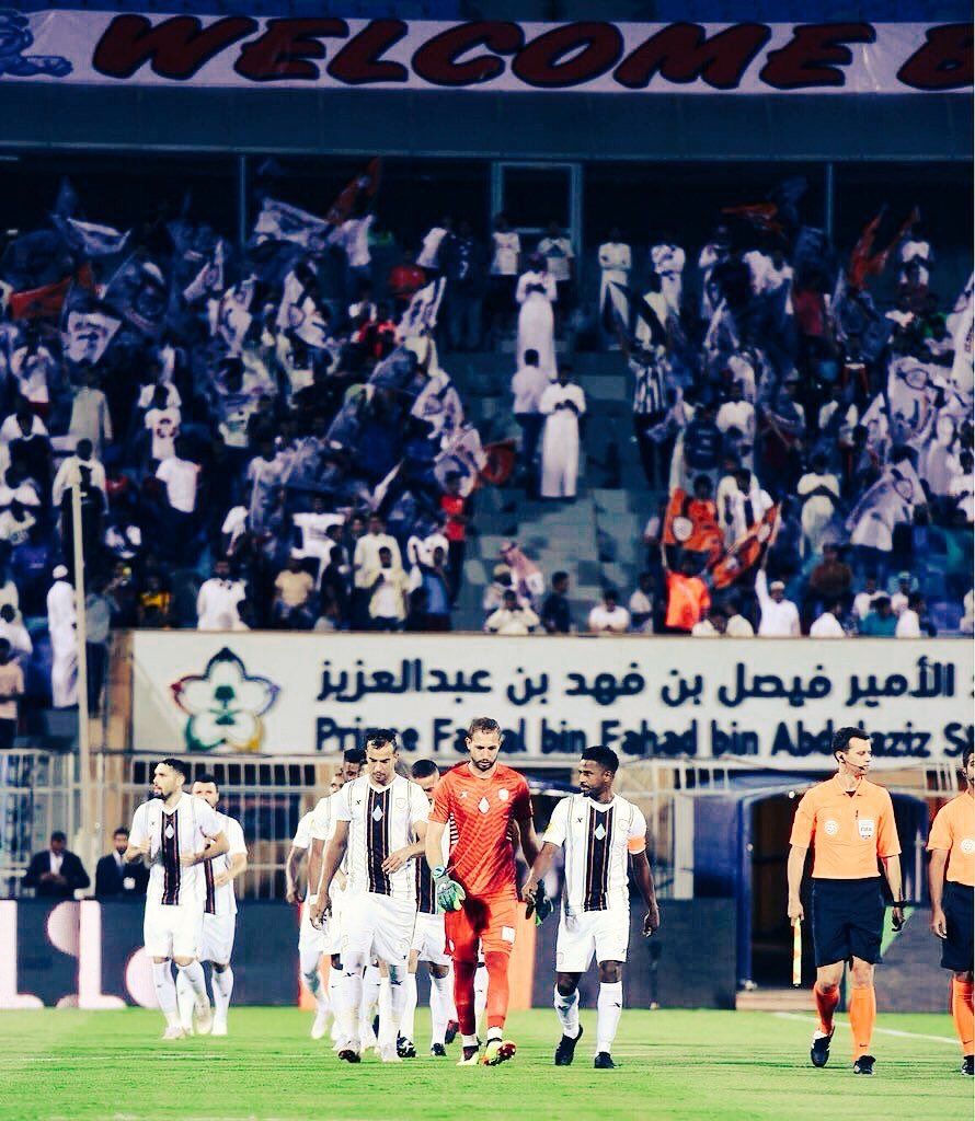 لاعبو الشباب 