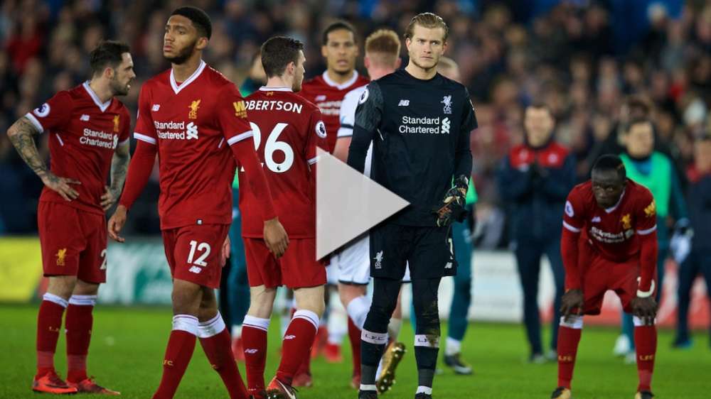 كاريوس مع لاعبي ليفربول