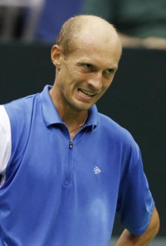 2010-07-11t105021z_01_mos103_rtridsp_3_tennis-davis_reuters