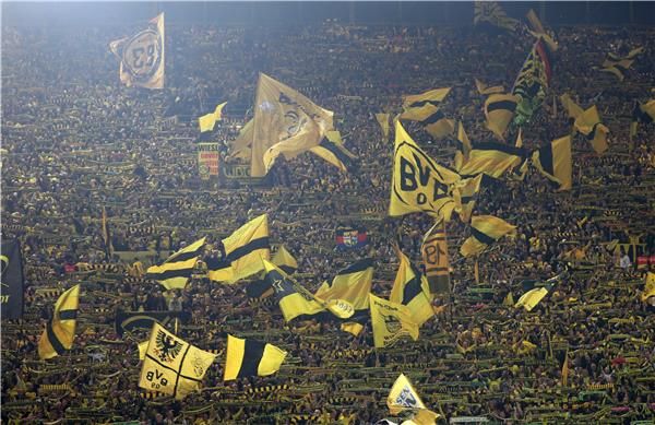 جماهير بوروسيا دورتموند