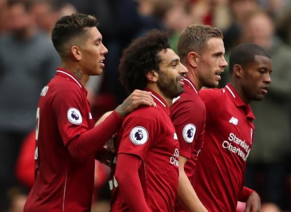  محمد صلاح مع زملائه
