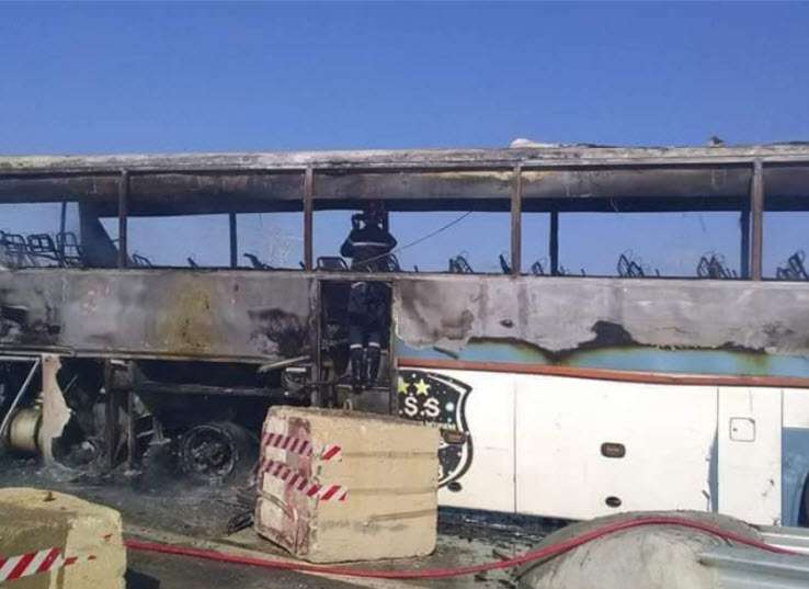 الحافلة بعد الاحتراق