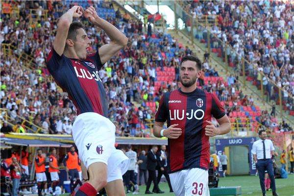 فرحة لاعبي بولونيا