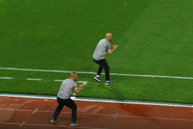 حسام حسن مع توأمه إبراهيم