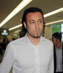 توليو تاناكا عند وصوله لليابان قادماً من البرازيل