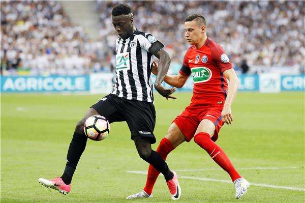 نيكولاس بيبي