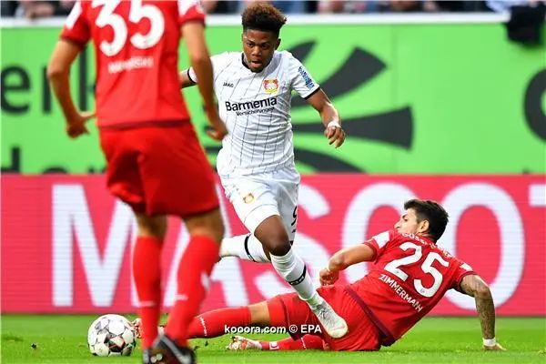 ?i=epa%2fsoccer%2f2018-09%2f2018-09-26%2f2018-09-26-07048968_epa