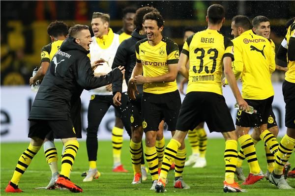 لاعبو بوروسيا دورتموند