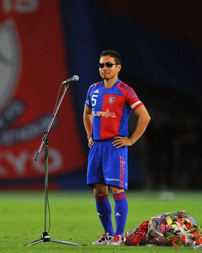 أرتدى ناغاتومو النظارة الشمسية من أجل إخفاء دموعه عند توديعه الجماهير