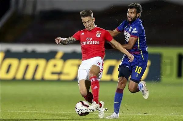 ?i=epa%2fsoccer%2f2018-09%2f2018-09-27%2f2018-09-27-07052787_epa