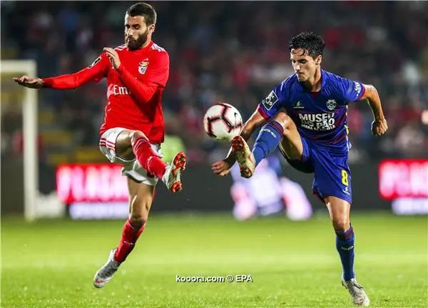 ?i=epa%2fsoccer%2f2018-09%2f2018-09-27%2f2018-09-27-07052906_epa