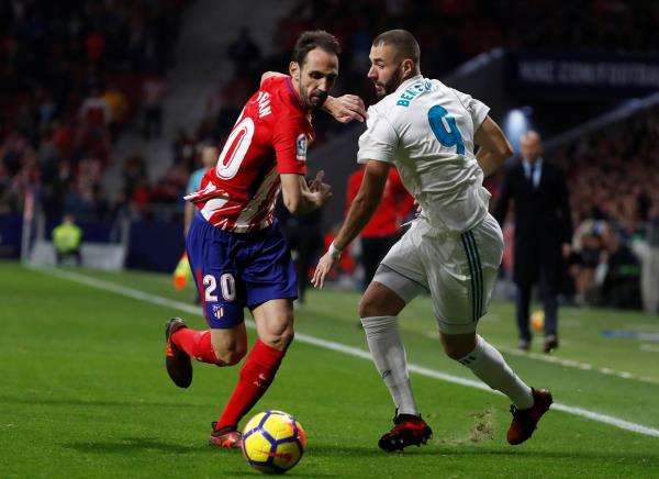 بنزيما خلال ديربي سابق