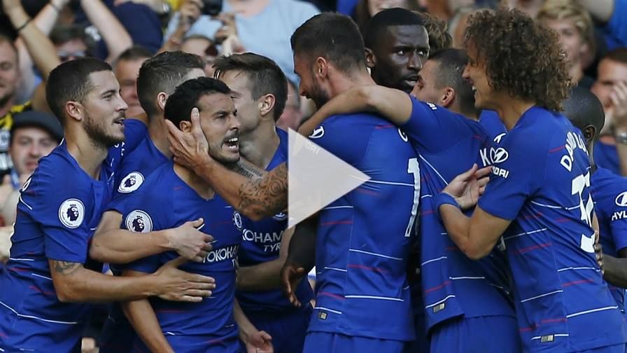 جيرو مع لاعبي تشيلسي