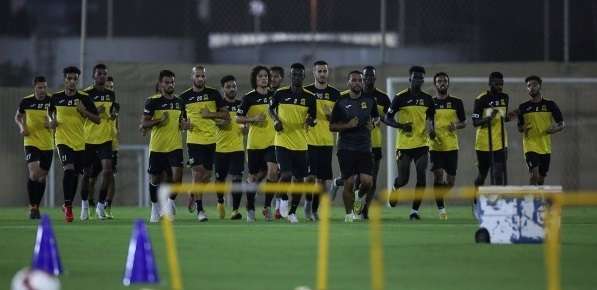 لاعبو اتحاد جدة