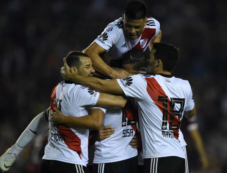 فرحة لاعبي ريفر بليت