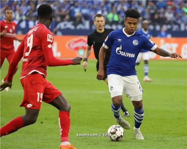 ?i=epa%2fsoccer%2f2018-09%2f2018-09-29%2f2018-09-29-07056738_epa