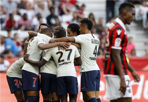 لاعبو باريس سان جيرمان