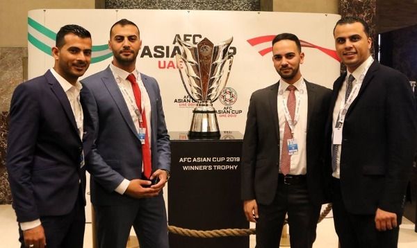 طاقم المنتخب الفلسطيني