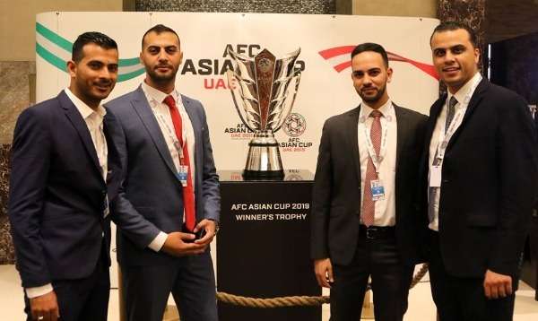 طاقم المنتخب الفلسطيني