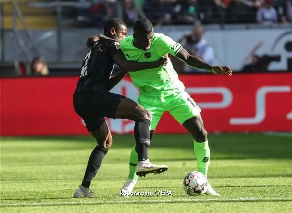 ?i=epa%2fsoccer%2f2018-09%2f2018-09-30%2f2018-09-30-07058911_epa