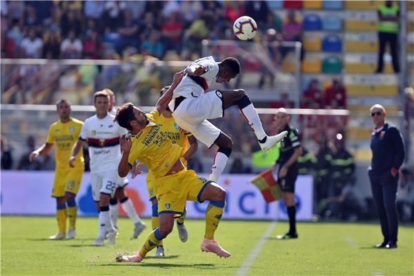 جانب من مباراة فروسينوني وجنوى