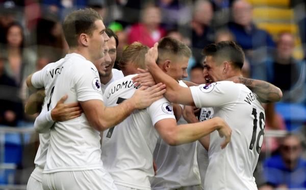 فرحة لاعبي بيرنلي 