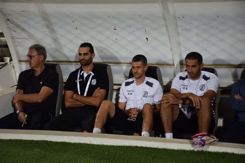 كرول مع جهازه الفني