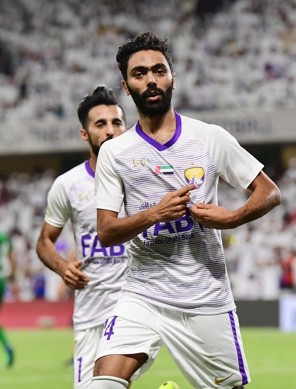 حسين الشحات لاعب العين