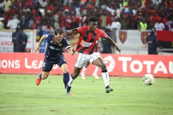 خليل شمام يجذب مهاجم الفريق الأنجولي