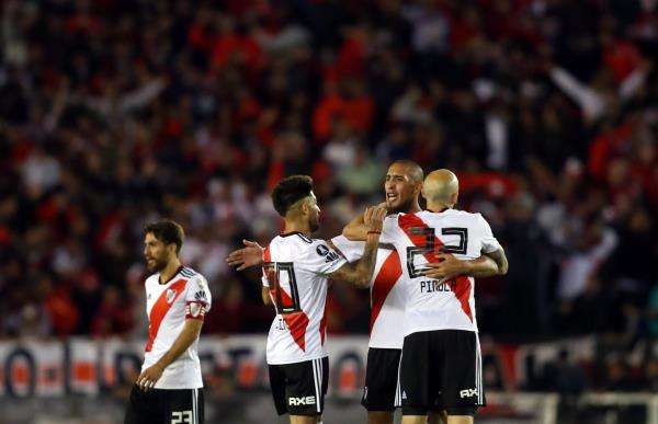 لاعبو ريفر بليت