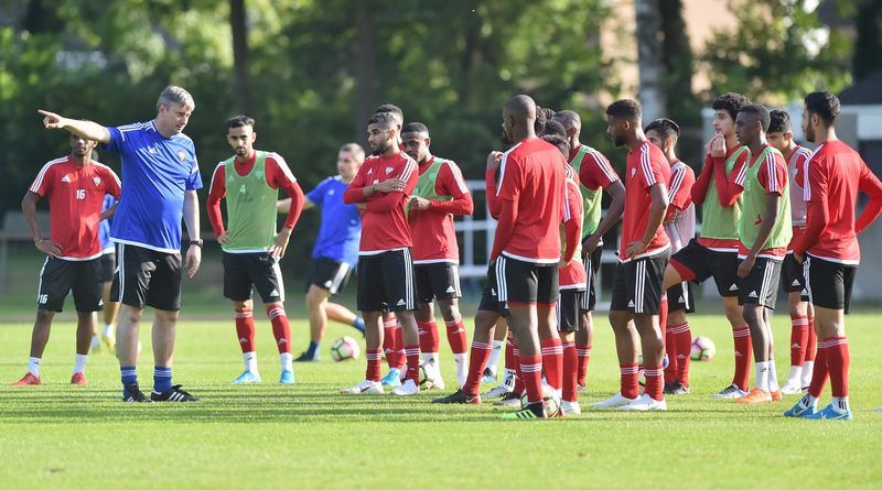 لاعبو منتخب الإمارات الأولمبي