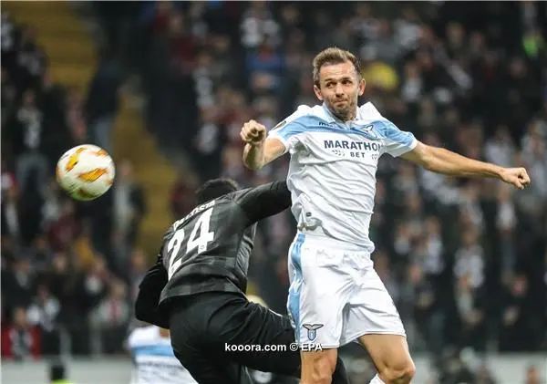 ?i=epa%2fsoccer%2f2018-10%2f2018-10-04%2f2018-10-04-07070155_epa