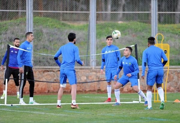 لاعبو منتخب المحليين المغربي