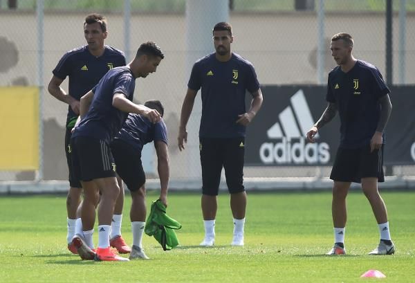 خضيرة مع لاعبي يوفنتوس