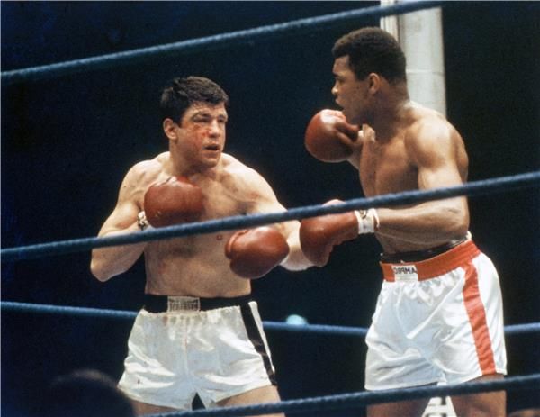 من نزال محمد علي كلاي وميلدينبيرجر