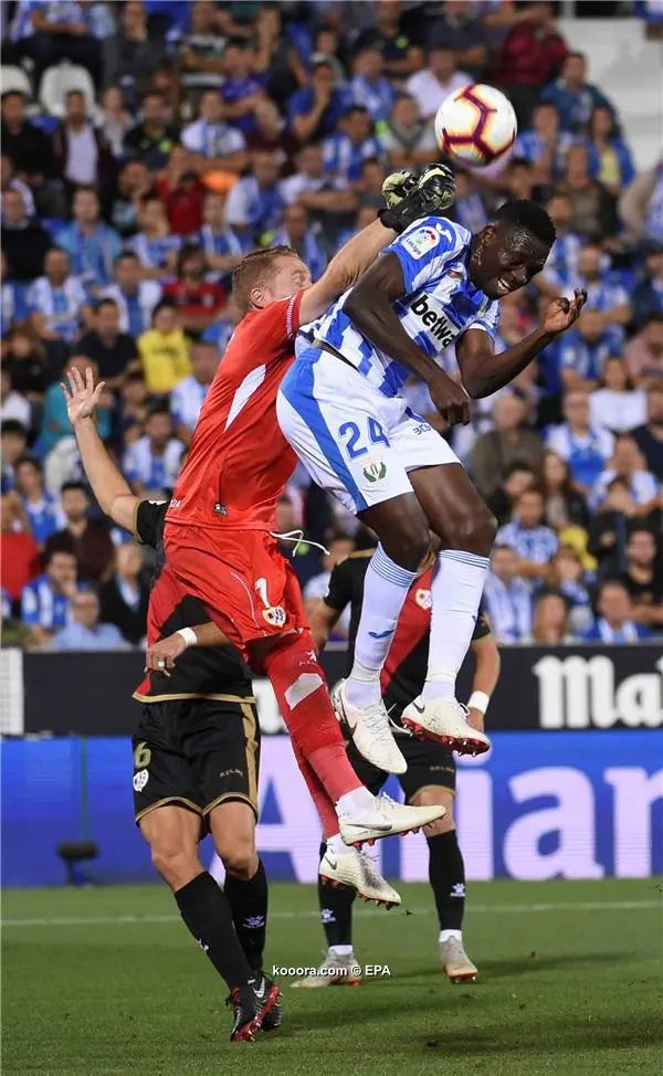 ?i=epa%2fsoccer%2f2018-10%2f2018-10-06%2f2018-10-06-07075009_epa