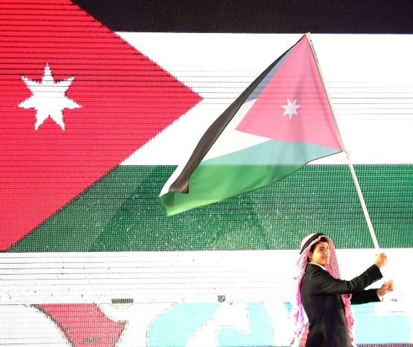 حماد خلاله رفعه العلم الأردني في الافتتاح