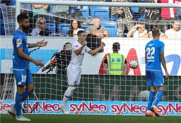 ?i=epa%2fsoccer%2f2018-10%2f2018-10-07%2f2018-10-07-07076976_epa