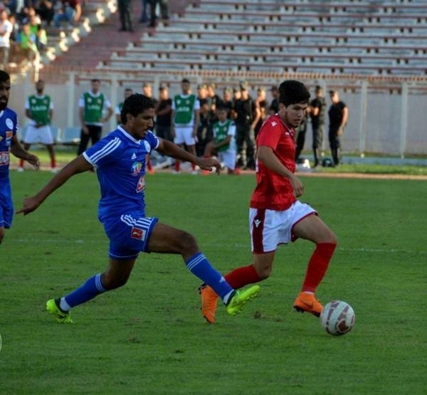 من مباراة النجم الساحلي والاتحاد المنستيري 