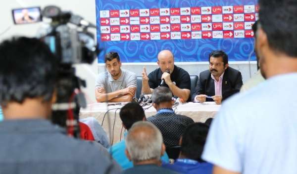 من المؤتمر الصحفي 