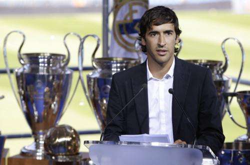 2010-07-26t141952z_01_jmg12_rtridsp_3_soccer-spain-raul_reuters